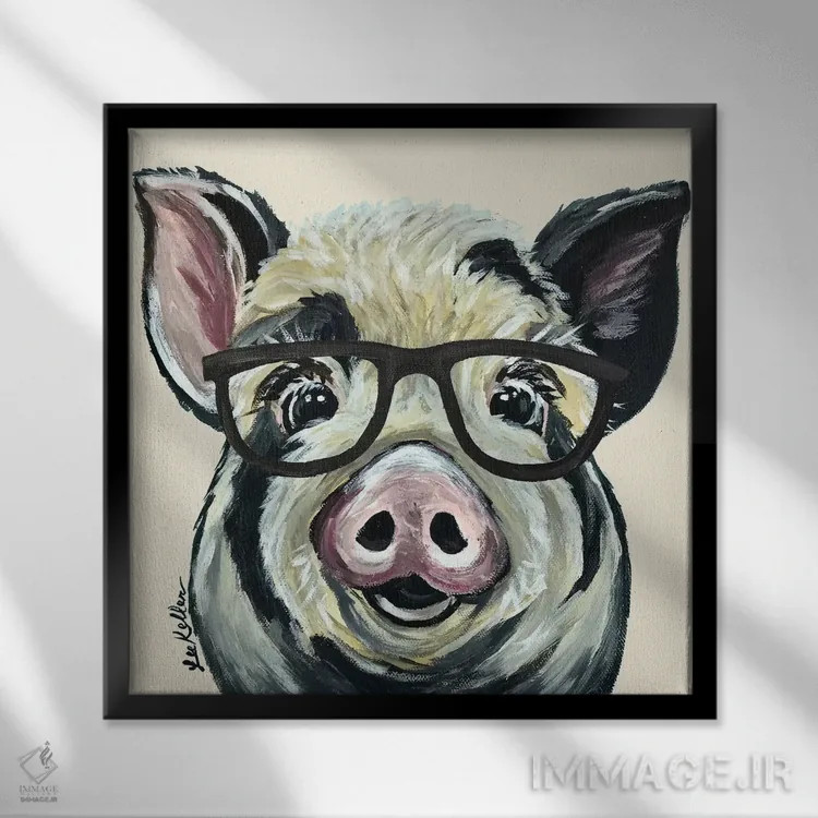 تابلو سارج خوک با عینک روی کرم اثر هیپی هاوند استودیوز (استودیو هنری) - نمای قابدار مشکی