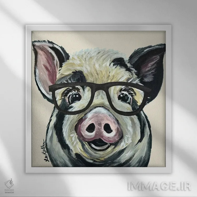 تابلو سارج خوک با عینک روی کرم اثر هیپی هاوند استودیوز (استودیو هنری) - نمای قابدار سفید