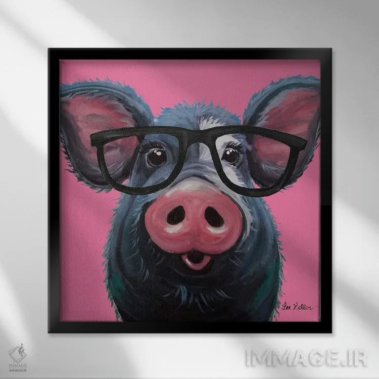 تابلو لولو خوک با عینک روی صورتی اثر هیپی هاوند استودیوز (استودیو هنری) - نمای قابدار مشکی