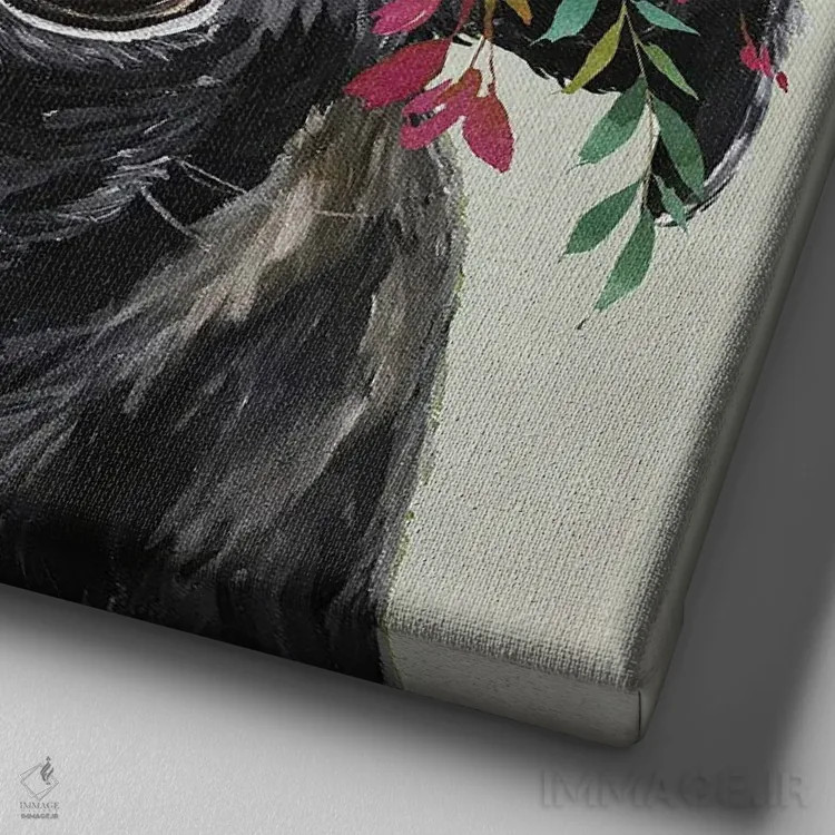 تابلو Black Pug With Flowers,پاگ با تاج گل، پاگ سیاه با گلها اثر هیپی هاوند استودیوز (استودیو هنری) - نمای نزدیک بافت بوم