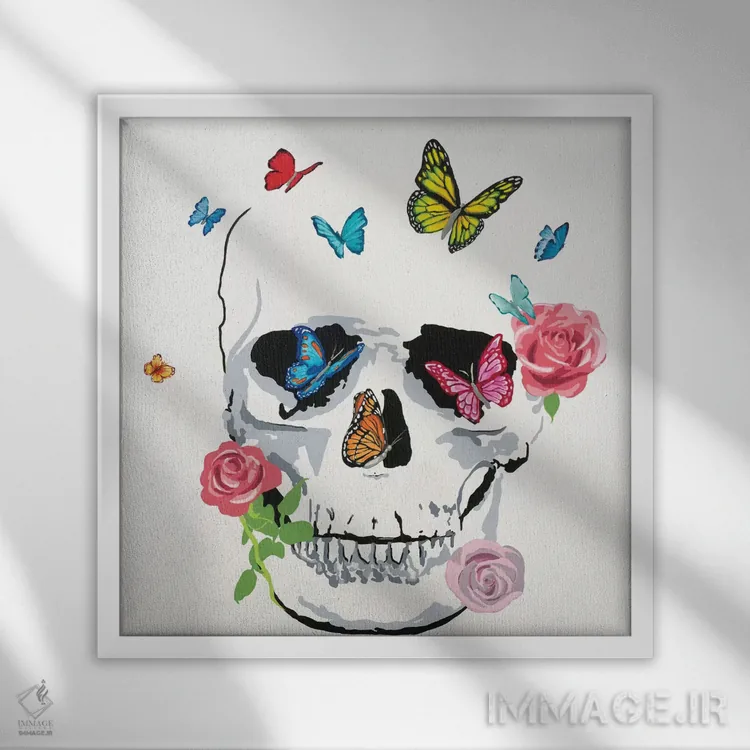 تابلو جمجمه پروانه و گل (جمجمه با گل و پروانه) اثر رندی هبرد - نمای قابدار سفید