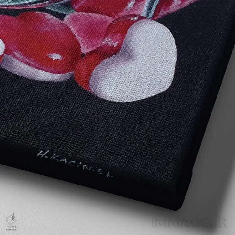 تابلو شیشه قلبها اثر هانا کاچینیل - نمای نزدیک بافت بوم