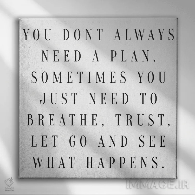 تابلو همیشه به یک نقشه نیاز نداری اثر هانیمون هتل (برند هنری) - نمای روبهرو روی دیوار