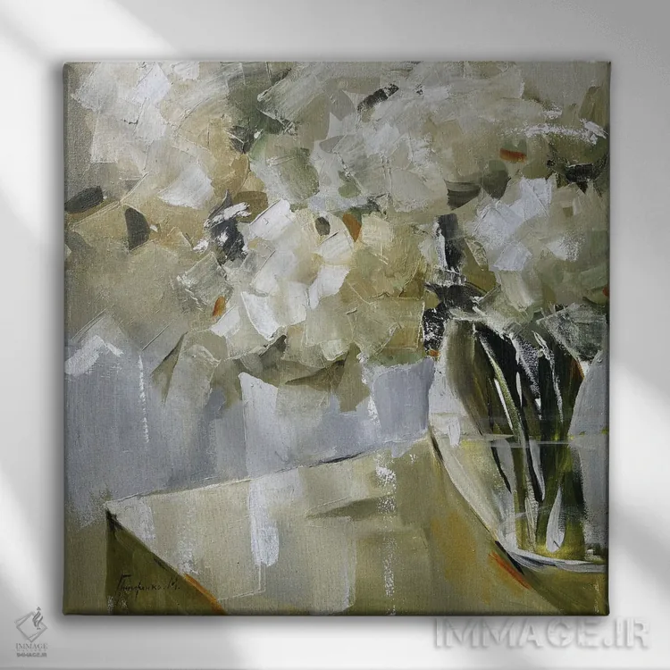 تابلو دسته گل سفید اثر مارینا هریهورنکو - نمای روبهرو روی دیوار