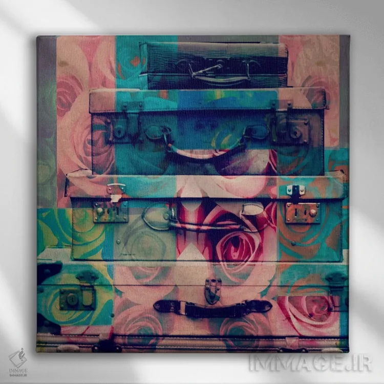 تابلو چمدان گلدار قدیمی اثر فایو بای فایو کالکتیو - نمای روبهرو روی دیوار