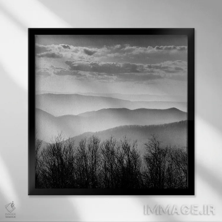 تابلو کوههای مهآلود اثر فوتوآیانسی استودیو (استودیو عکاسی) - نمای قابدار مشکی