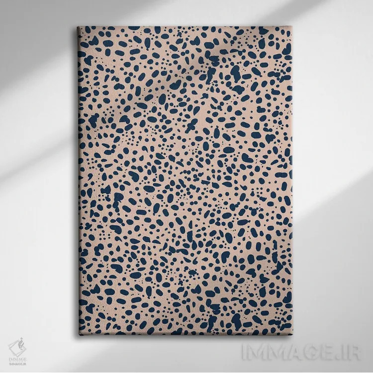 تابلو دلیر و مهربان سه اثر کارولین آلفردز - نمای روبهرو روی دیوار