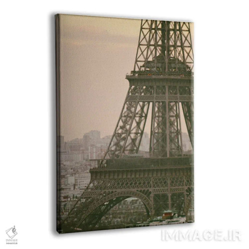 تابلو خانم ایفل (ادای احترام به برج ایفل) اثر کارینا اوکولا - نمای پرسپکتیو محصول