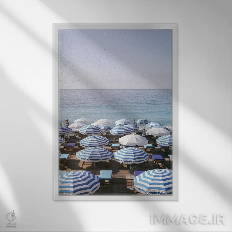 تابلو راهراههای دریای ریویرا فرانسه اثر کارینا اوکولا - نمای قابدار سفید