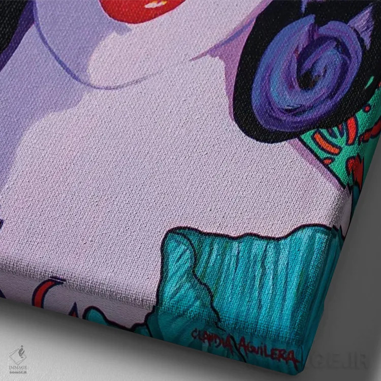 تابلو چشمهای بنفش اثر کلودیا آگیلرا - نمای نزدیک بافت بوم