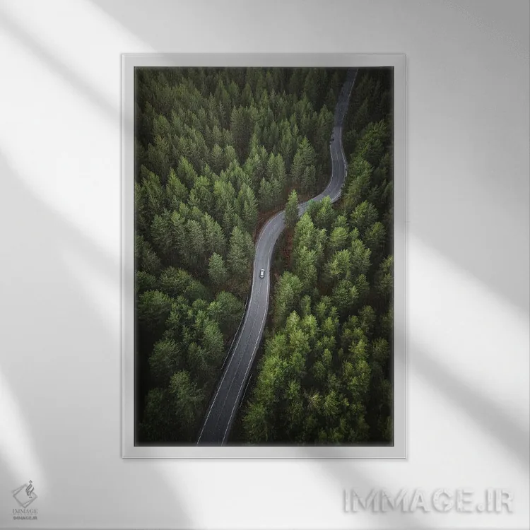 تابلو جاده مارپیچ اثر آندریا کاروزو - نمای قابدار سفید