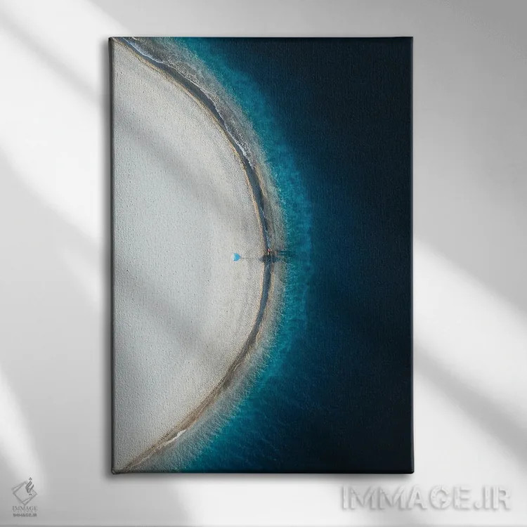 تابلو کوارتز آبی اثر آندریا کاروزو - نمای روبهرو روی دیوار