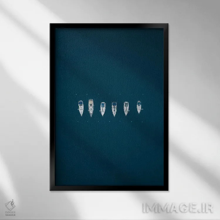 تابلو ردیف قایقها اثر آندریا کاروزو - نمای قابدار مشکی