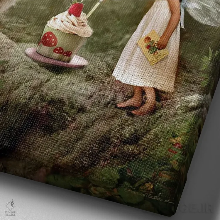 تابلو تولدت مبارک اثر شارلوت بیرد - نمای نزدیک بافت بوم