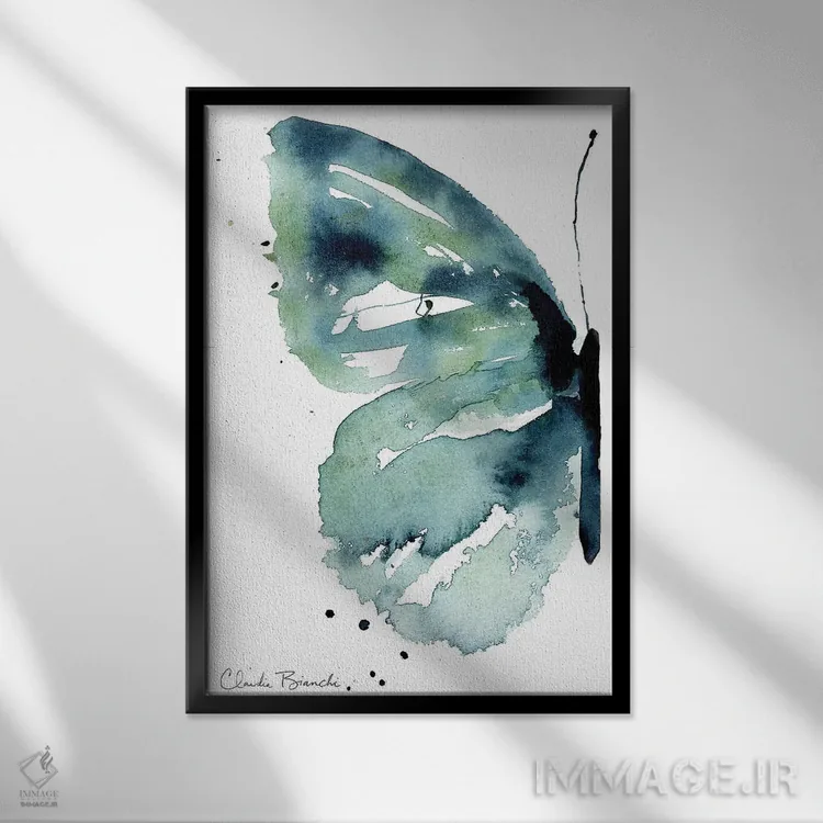 تابلو نیمهٔ پروانهٔ آبی اثر کلودیا بیانکی - نمای قابدار مشکی