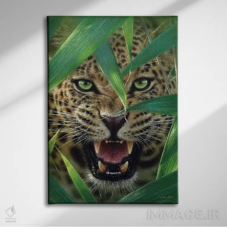 تابلو کمین جگوار (عمودی) اثر کالین بوگل - نمای روبهرو روی دیوار
