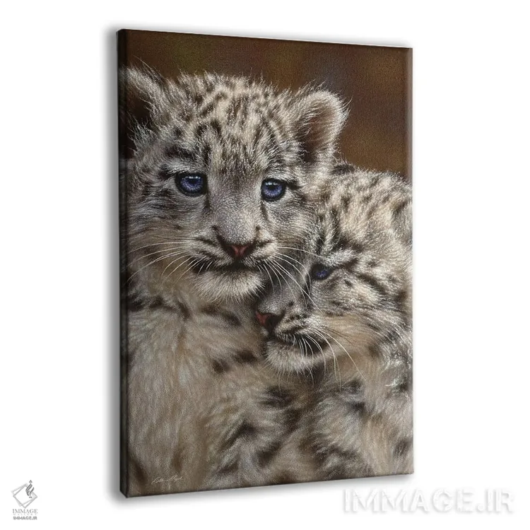 تابلو بچهپلنگهای برفی همبازی (عمودی) اثر کالین بوگل - نمای پرسپکتیو محصول