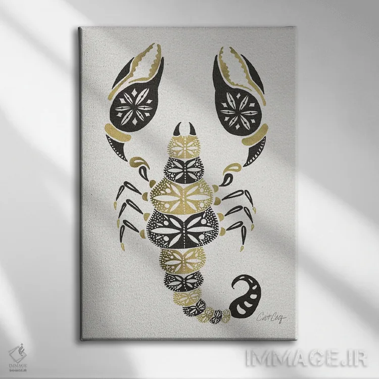 تابلو عقرب طلایی مشکی اثر کت کوکیلت - نمای روبهرو روی دیوار