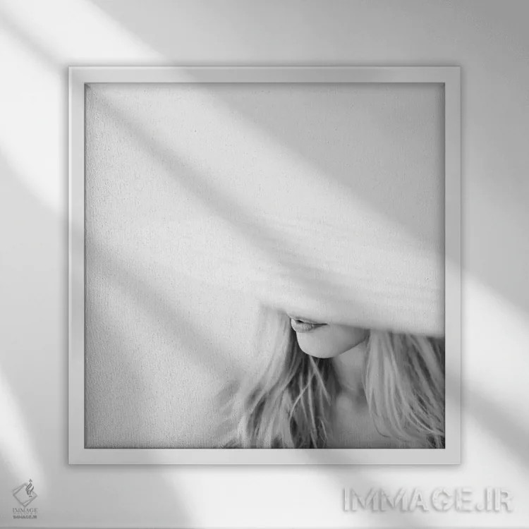 تابلو اِل (نام فرانسوی زنانه) اثر اینگرید بدوز - نمای قابدار سفید