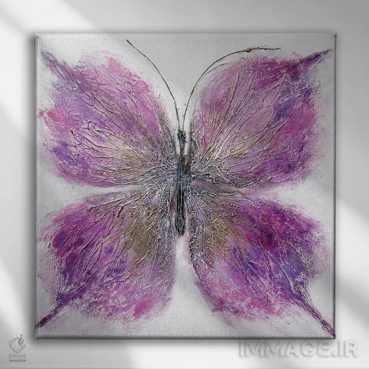 تابلو پروانه صورتی اثر ایرینا رومیانسهوا - نمای روبهرو روی دیوار