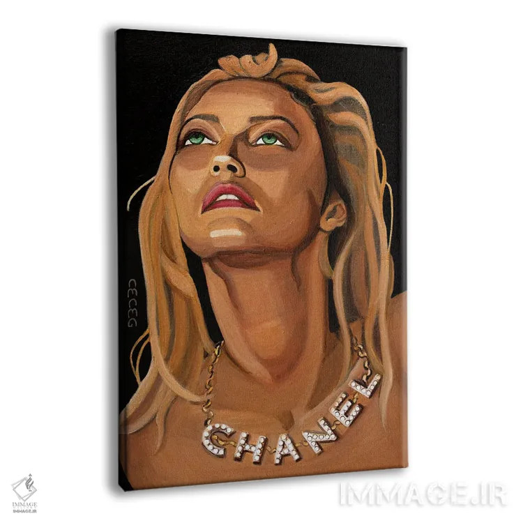 تابلو دکوراتیو دختر با گردنبند شنل اثر سیسی گیدی - نمای پرسپکتیو محصول