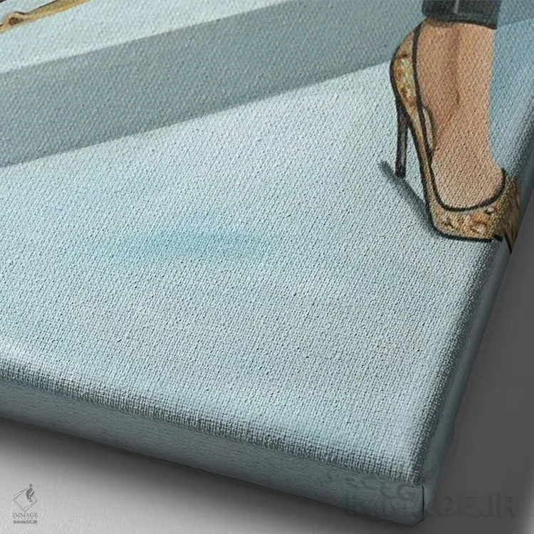 تابلو دکوراتیو زن نشسته روی پله با کیف لویی ویتون اثر سیسی گیدی - نمای نزدیک بافت بوم