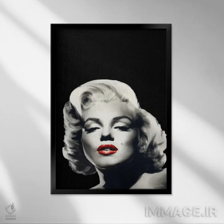 تابلو دکوراتیو مرلین لب سرخ با لباس مشکی اثر کریس کنسانی - نمای قابدار مشکی
