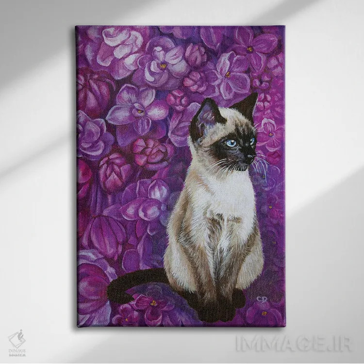 تابلو دکوراتیو گربه با لیلاک ها اثر سیندی دودس - نمای روبهرو روی دیوار