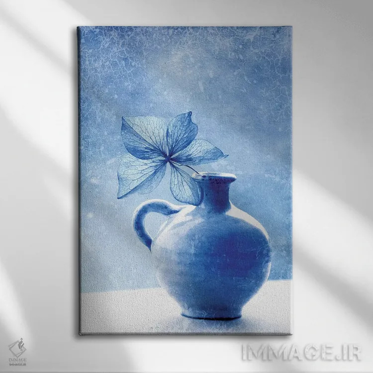 تابلو دکوراتیو طبیعت بی جان هورتنزیا آبی اثر کلودیا دروسرت - نمای روبهرو روی دیوار