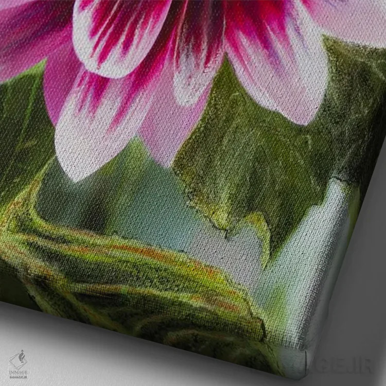 تابلو دکوراتیو صورت دا�یا در صورتی اثر شارلوت ادر - نمای نزدیک بافت بوم