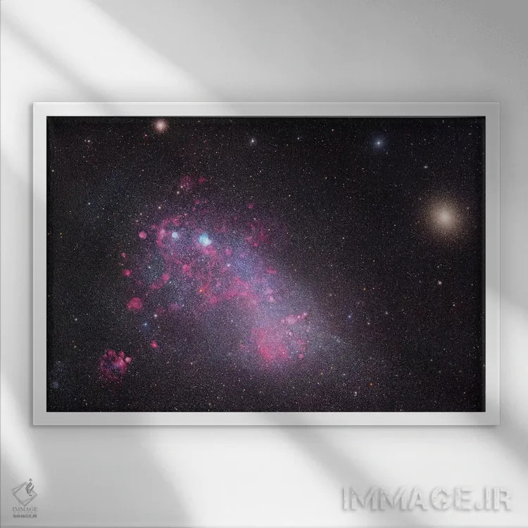 تابلو دکوراتیو ابر کوچک ماژلانی اثر رابرت گندلر - نمای قابدار سفید