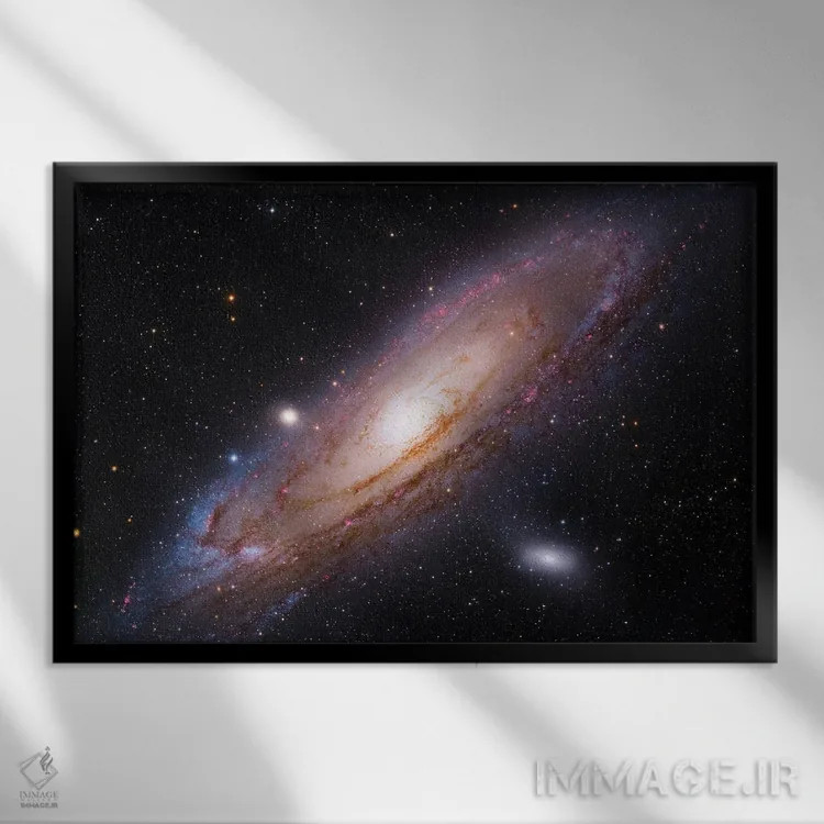 تابلو دکوراتیو کهکشان آندرومدا اثر رابرت گندلر - نمای قابدار مشکی