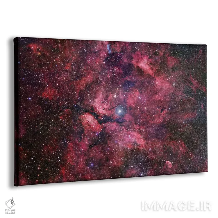 تابلو دکوراتیو سحابی اطراف گاما قو اثر رابرت گندلر - نمای پرسپکتیو محصول