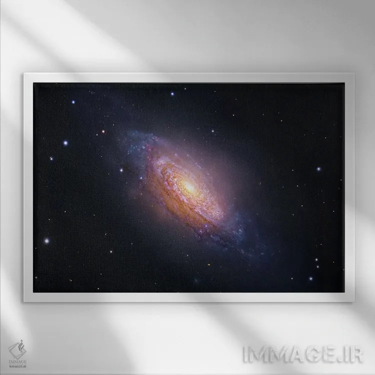 تابلو دکوراتیو کهکشان مارپیچی در اسد اثر رابرت گندلر - نمای قابدار سفید