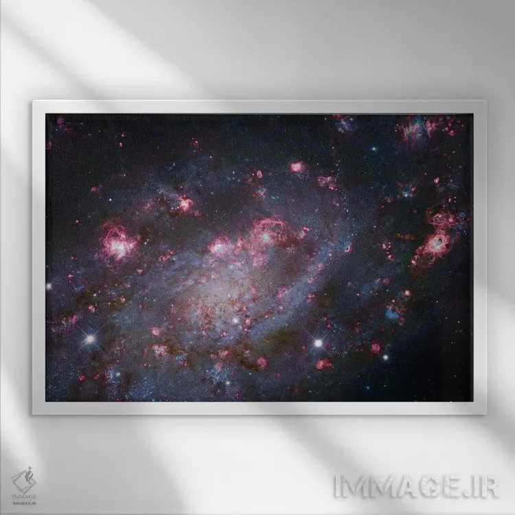 تابلو دکوراتیو کهکشان مارپیچی در زرافه اول اثر رابرت گندلر - نمای قابدار سفید