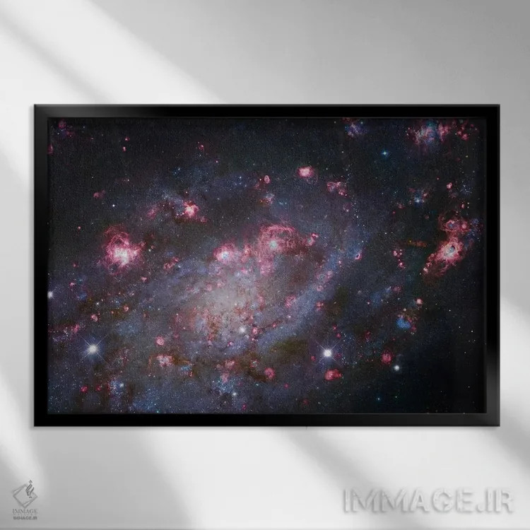 تابلو دکوراتیو کهکشان مارپیچی در زرافه اول اثر رابرت گندلر - نمای قابدار مشکی