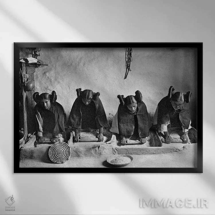 تابلو دکوراتیو C1906،قبایل هوپی: آرد کردن غلات، حدود ۱۹۰۶ اثر ادوارد اس. کرتیس - نمای قابدار مشکی