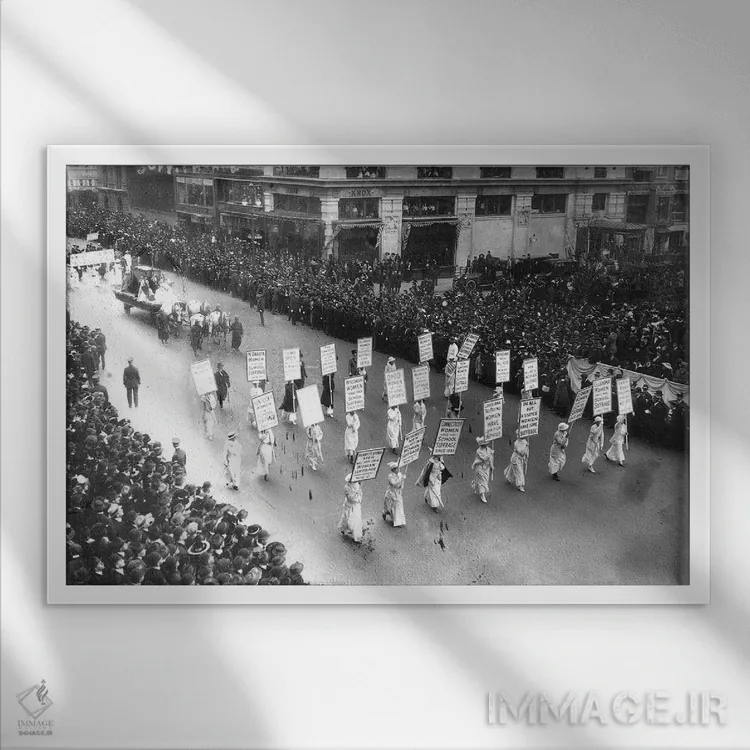 تابلو دکوراتیو 1913,رژه حق رای، ۱۹۱۳ - نمای قابدار سفید