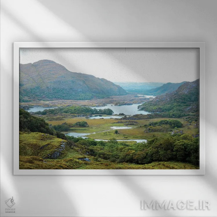 تابلو دکوراتیو چشم انداز بانوان اثر گرافیتی استودیوها - نمای قابدار سفید