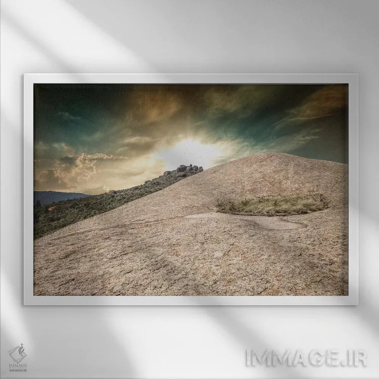 تابلو دکوراتیو کوه ۱ اثر گلاوکو منهالی - نمای قابدار سفید