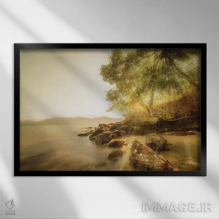 تابلو دکوراتیو تابش نور روی صخره ها اثر گلاوکو منهالی - نمای قابدار مشکی