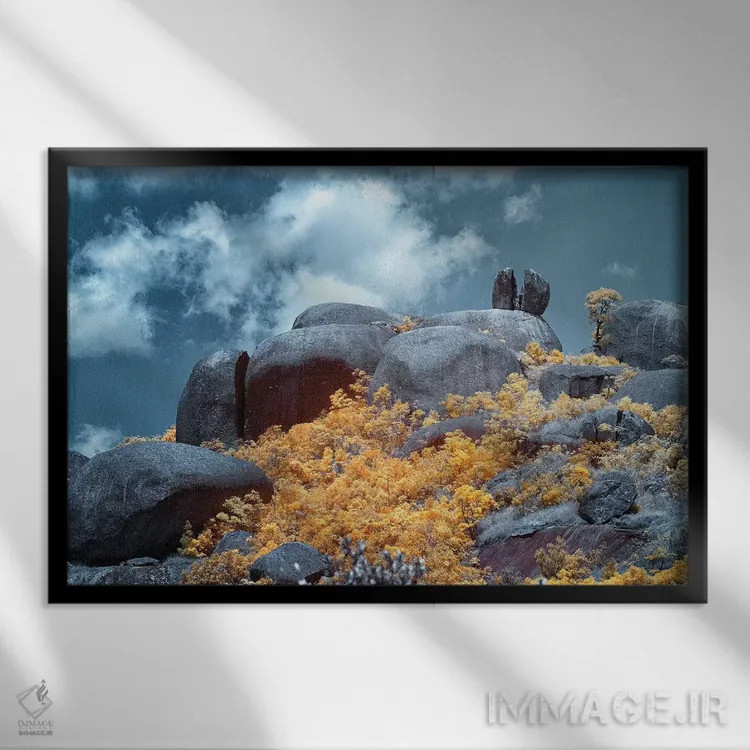 تابلو دکوراتیو کوه سنگی اثر گلاوکو منهالی - نمای قابدار مشکی