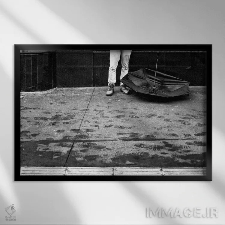 تابلو دکوراتیو عکاسی خیابانی ۴۶ اثر گلاوکو منهالی - نمای قابدار مشکی