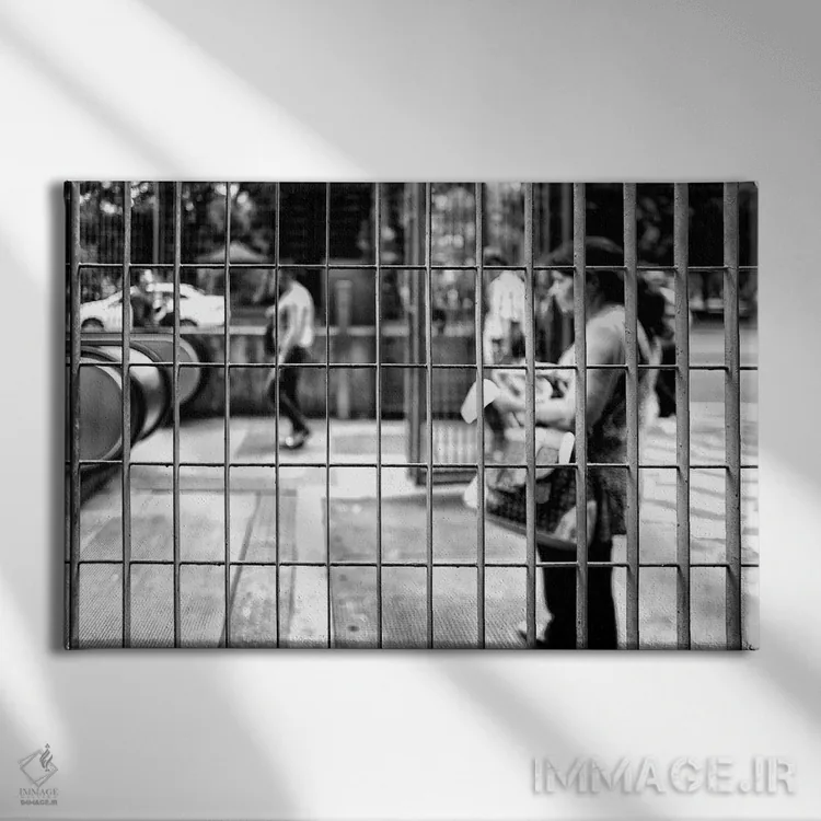 تابلو دکوراتیو عکاسی خیابانی ۵۷ اثر گلاوکو منهالی - نمای روبهرو روی دیوار