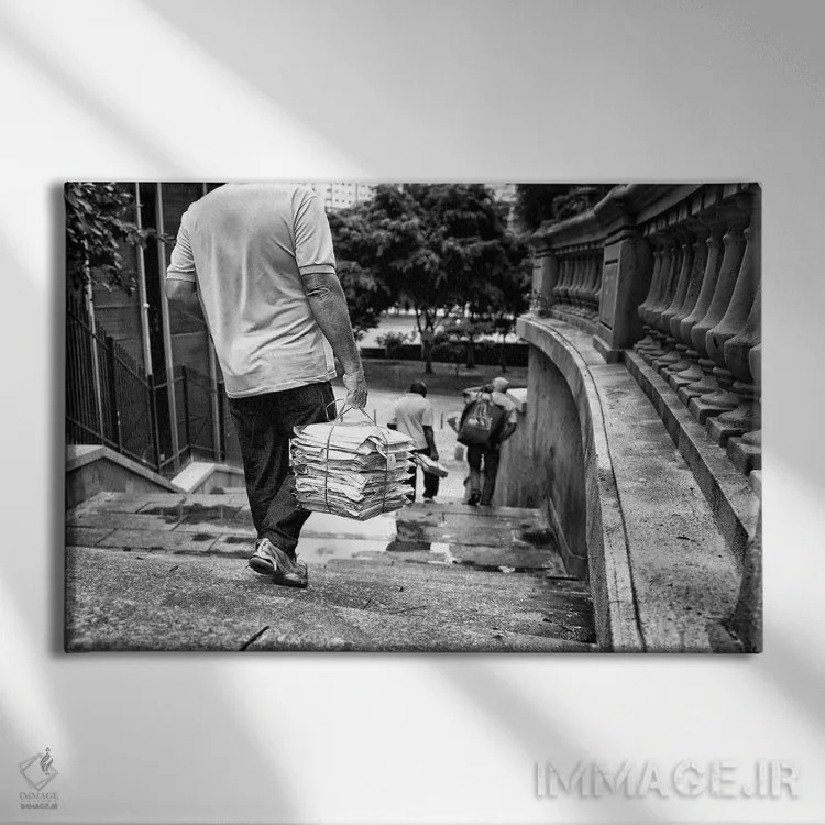 تابلو دکوراتیو عکاسی خیابانی ۶۵ اثر گلاوکو منهالی - نمای روبهرو روی دیوار