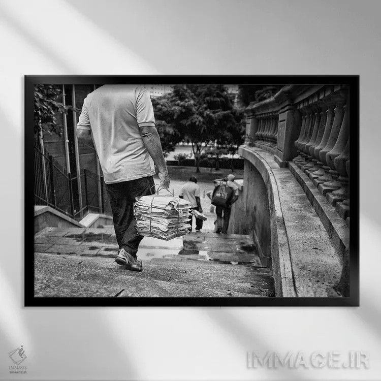 تابلو دکوراتیو عکاسی خیابانی ۶۵ اثر گلاوکو منهالی - نمای قابدار مشکی