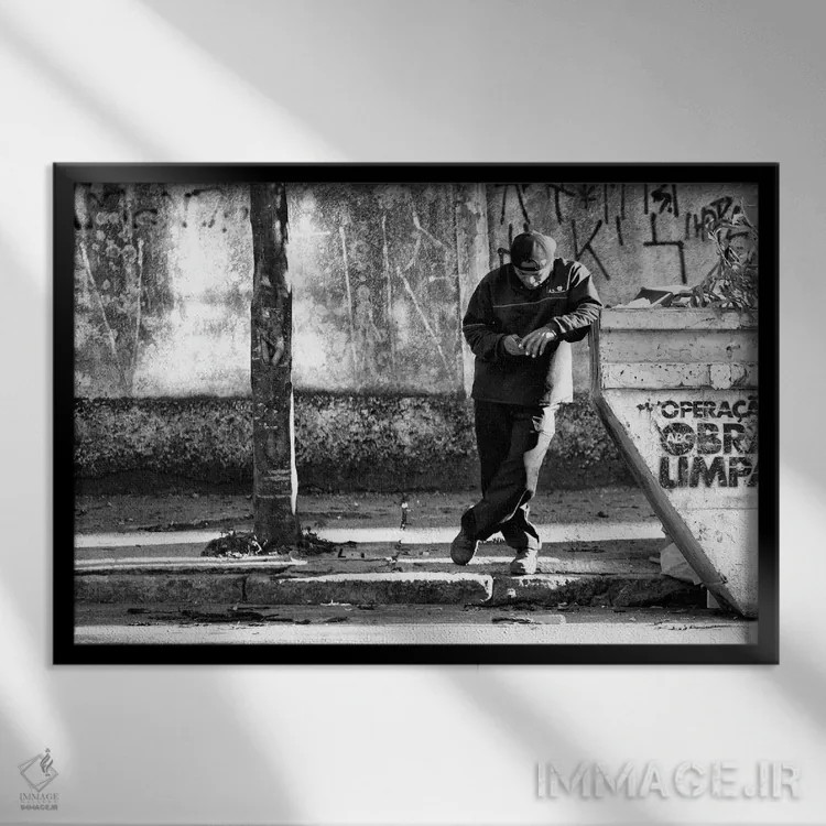 تابلو دکوراتیو عکاسی خیابانی ۴ اثر گلاوکو منهالی - نمای قابدار مشکی