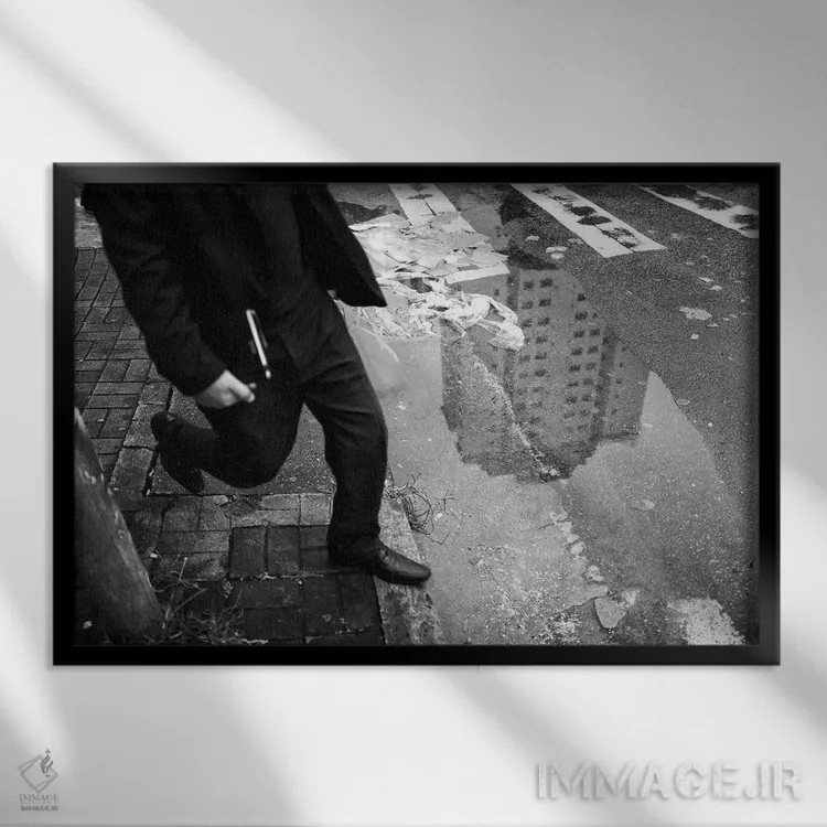 تابلو دکوراتیو عکاسی خیابانی ۲۷ اثر گلاوکو منهالی - نمای قابدار مشکی