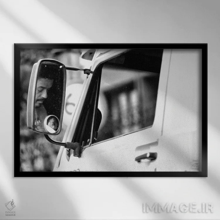 تابلو دکوراتیو عکاسی خیابانی ۳۴ اثر گلاوکو منهالی - نمای قابدار مشکی