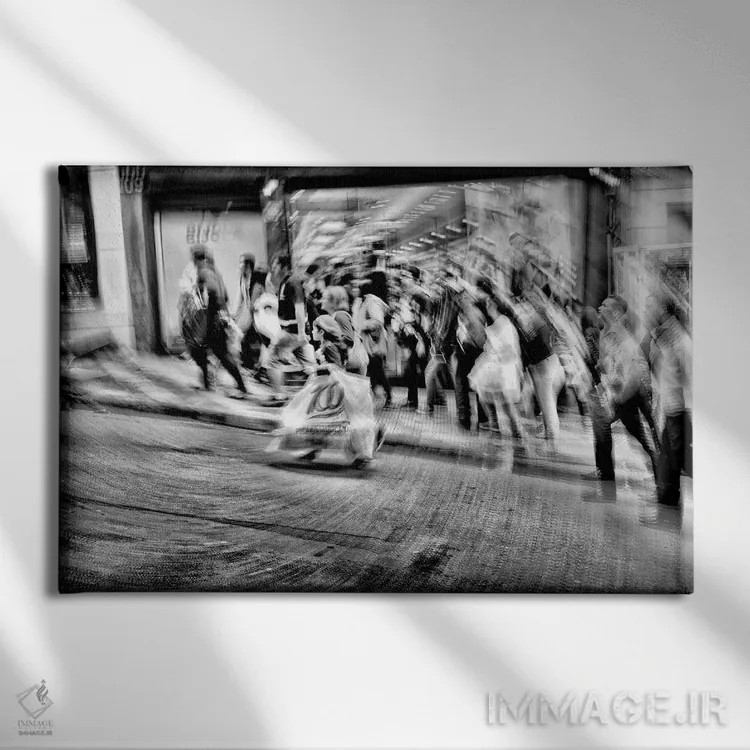 تابلو دکوراتیو عکاسی خیابانی ۵۳ اثر گلاوکو منهالی - نمای روبهرو روی دیوار